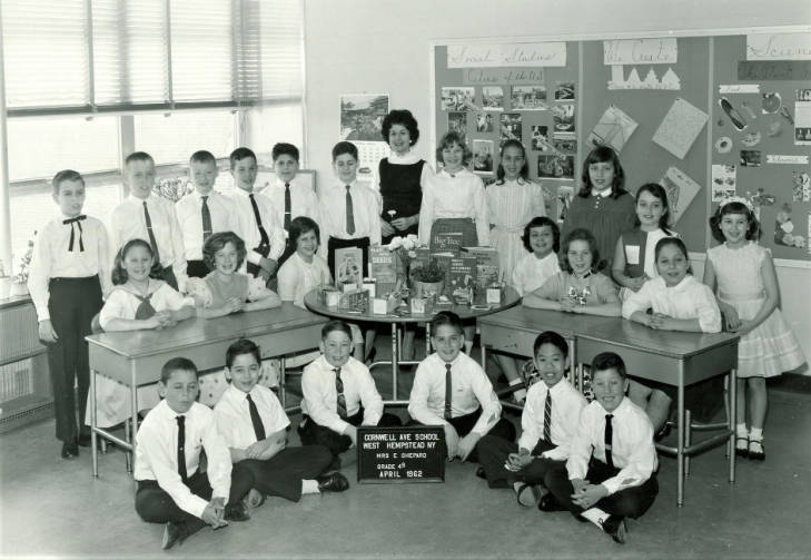 Black and white photograph of the fourth grade class 4-S of Mrs. E. Sheperd taken in April 1962 at Cornwell Avenue Elementary School.